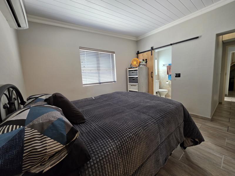 3 Bedroom Property for Sale in Britannia Bay Western Cape